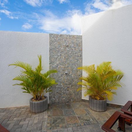 Golden Square Villa & Private Pool Flic en Flac Экстерьер фото