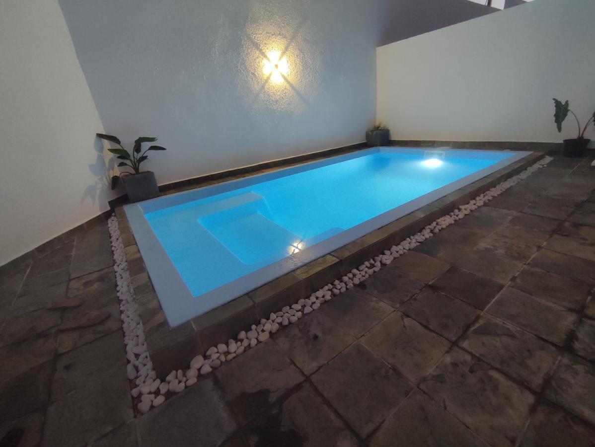 Golden Square Villa & Private Pool Flic en Flac Экстерьер фото